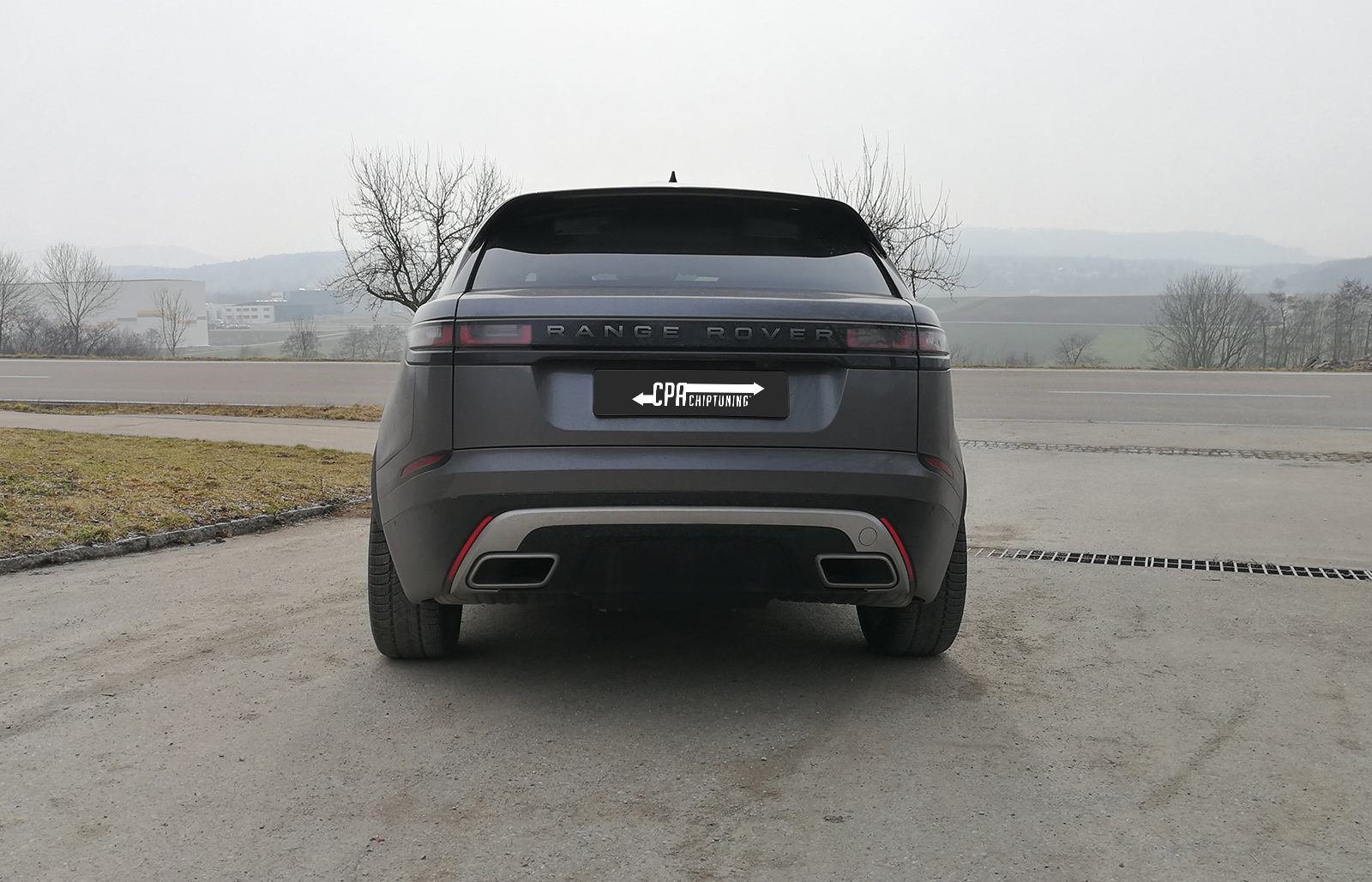 SUV di medie dimensioni con molto vapore