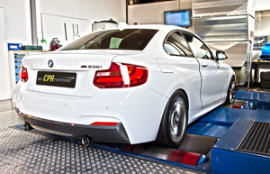 Test al banco di prova per la BMW M235i