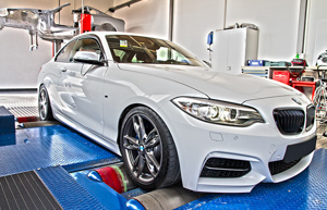 Test al banco di prova per la BMW M235i