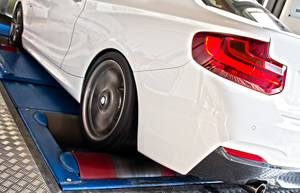 Test al banco di prova per la BMW M235i